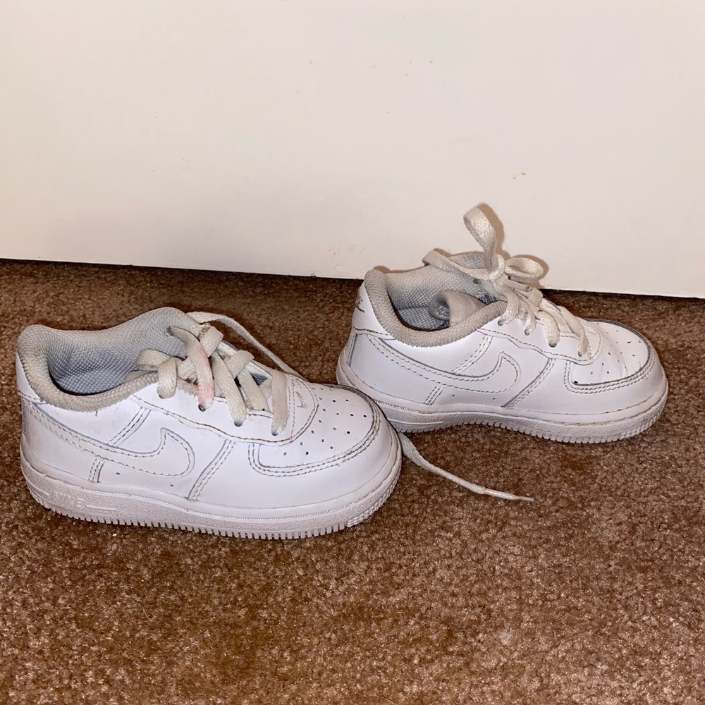 White Nike Shoes 7C